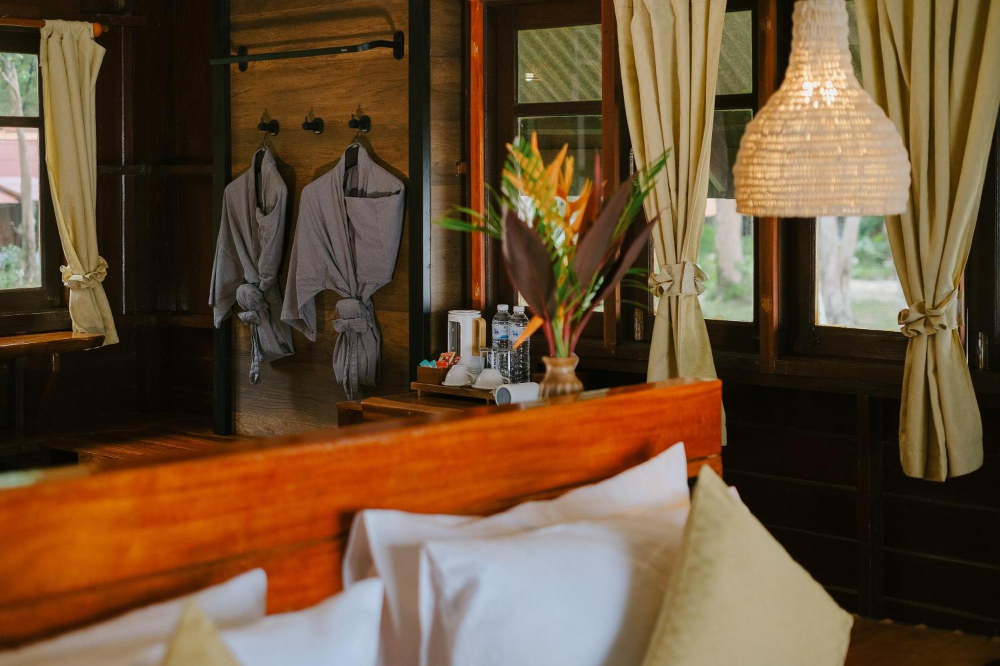 JOY Bungalow Resort&Restaurant Koh Jum Bagian luar foto
