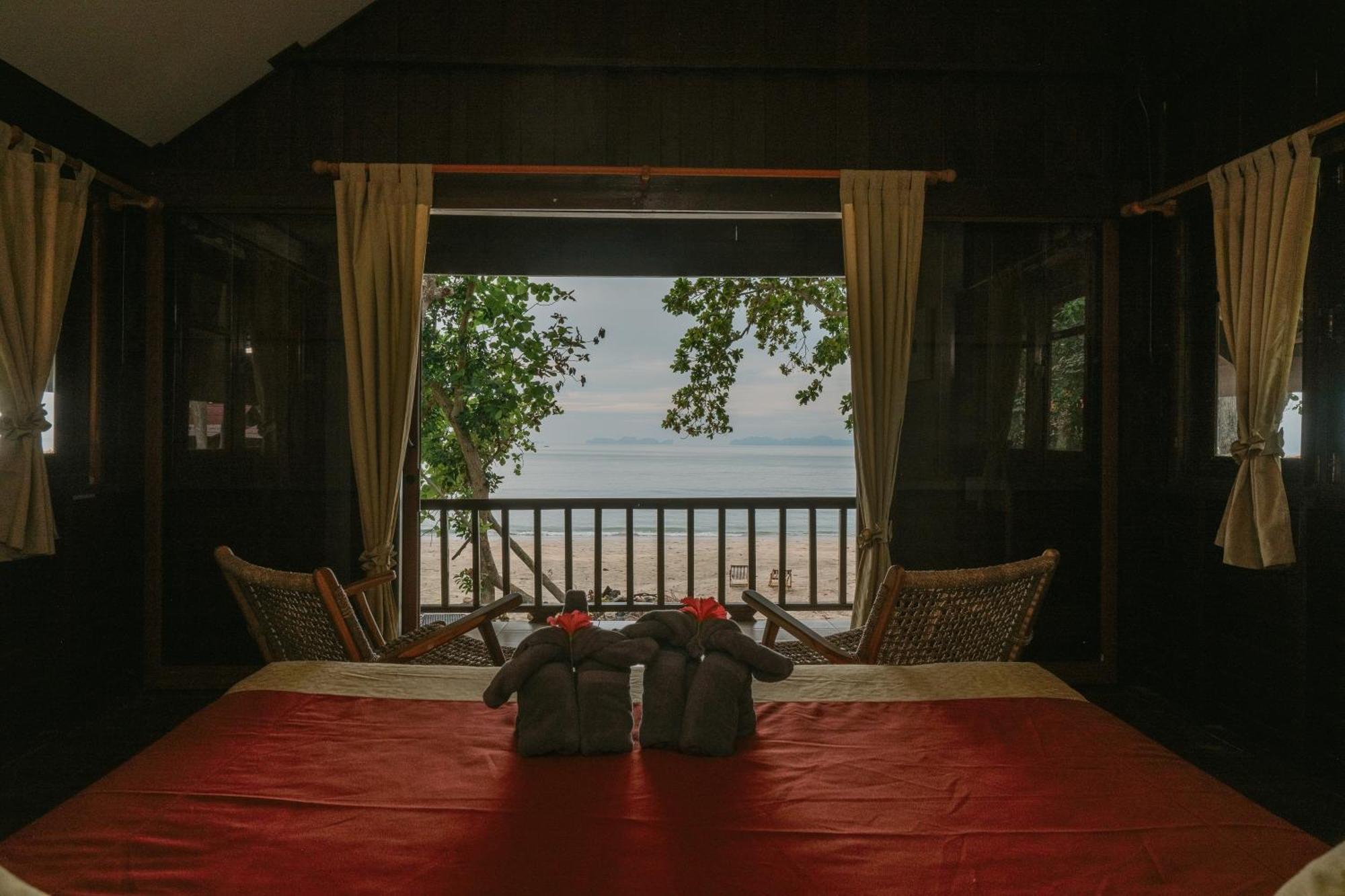 JOY Bungalow Resort&Restaurant Koh Jum Bagian luar foto