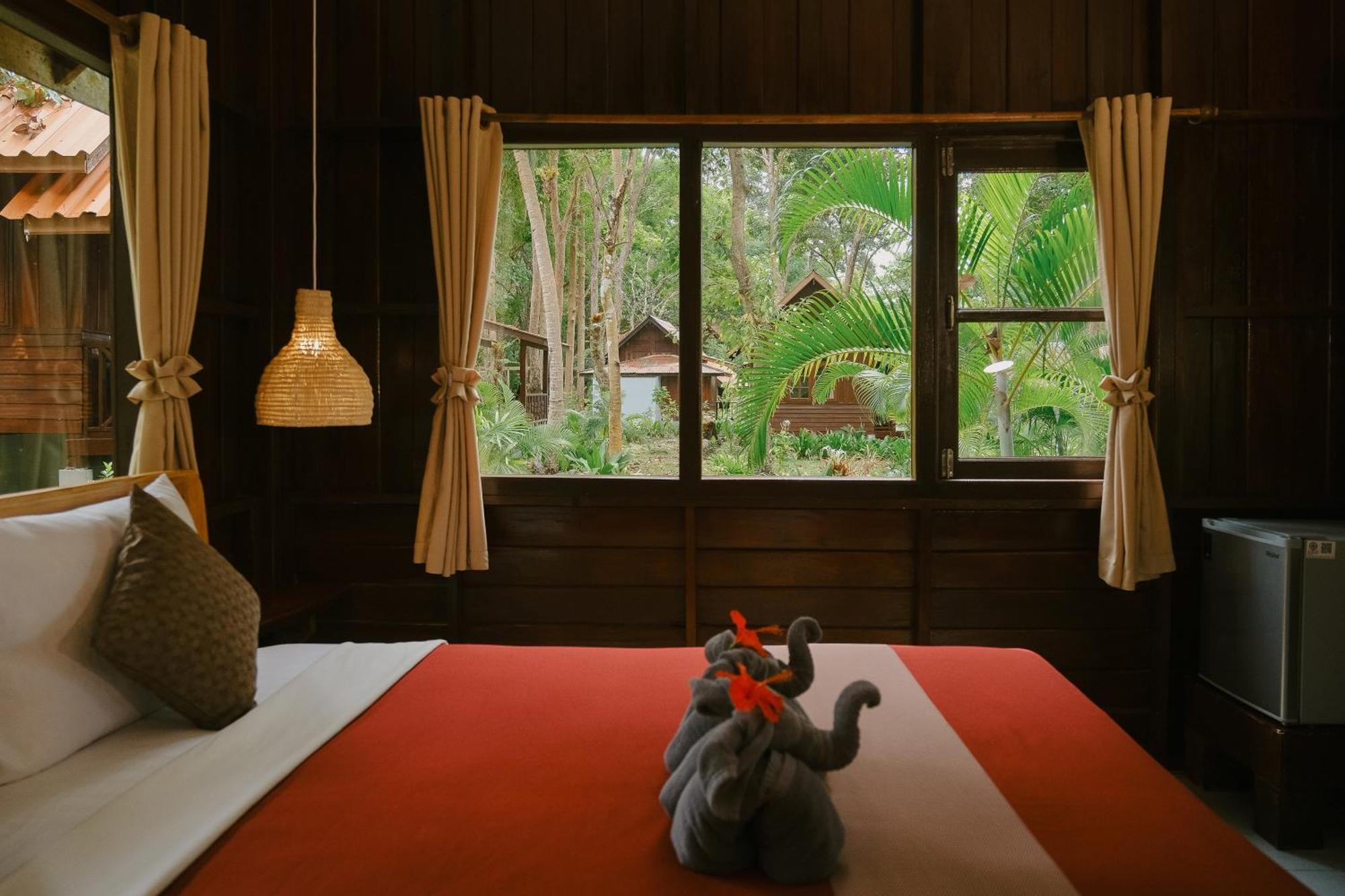 JOY Bungalow Resort&Restaurant Koh Jum Bagian luar foto